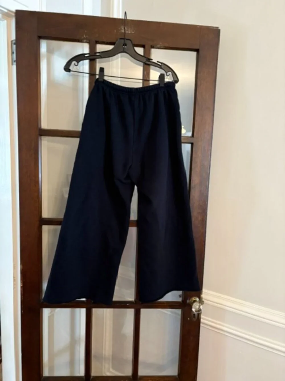 Aritzia Mega Fit Wide Leg Cropped Black Sweatpants, Size XS